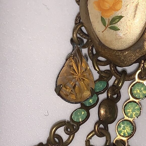 Banana Bob vintage Victorian Rose chandelier earrings 2.5” pierced - Picture 7 of 13